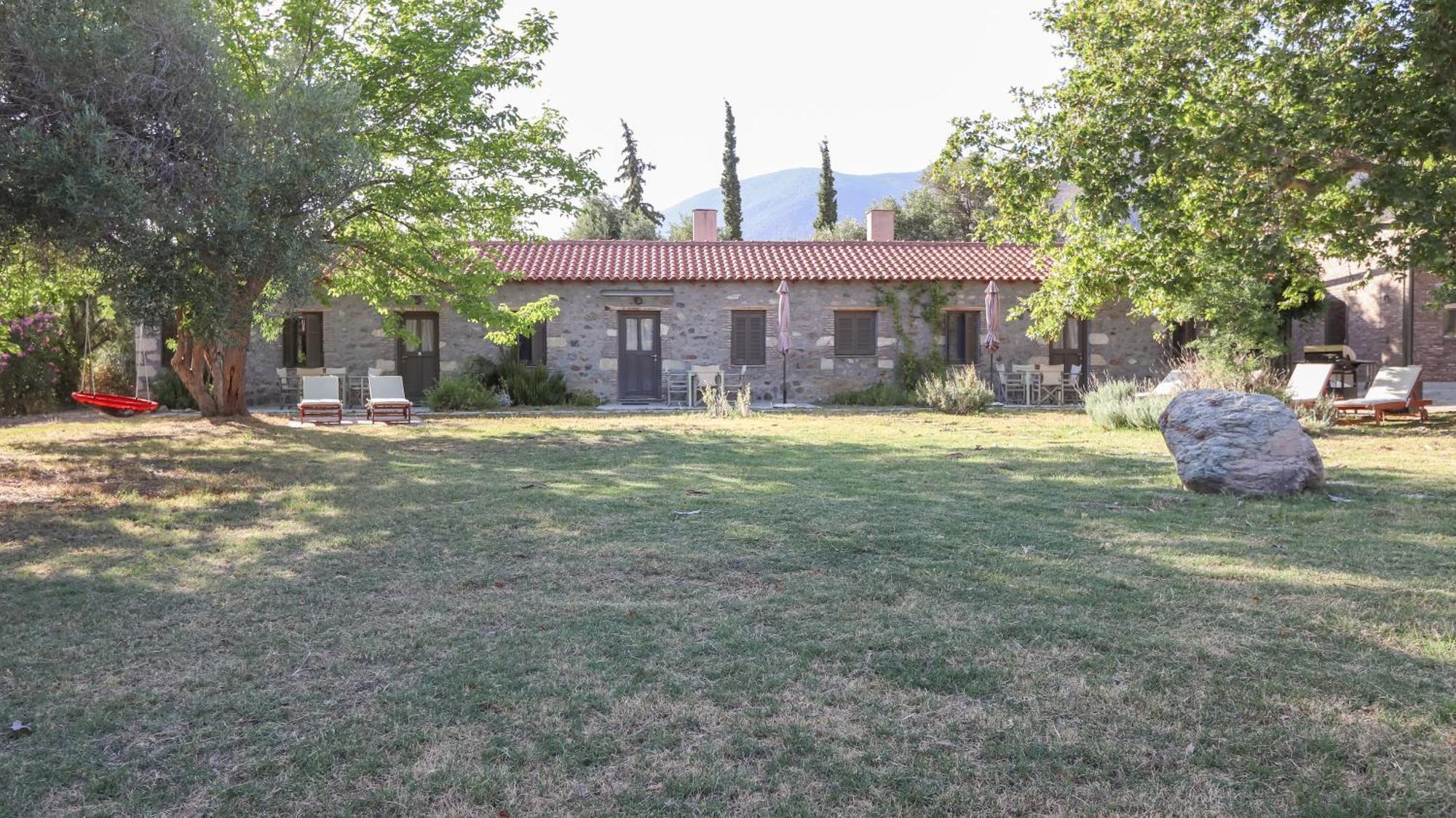 Just Barrett Villa Ровиес Екстериор снимка