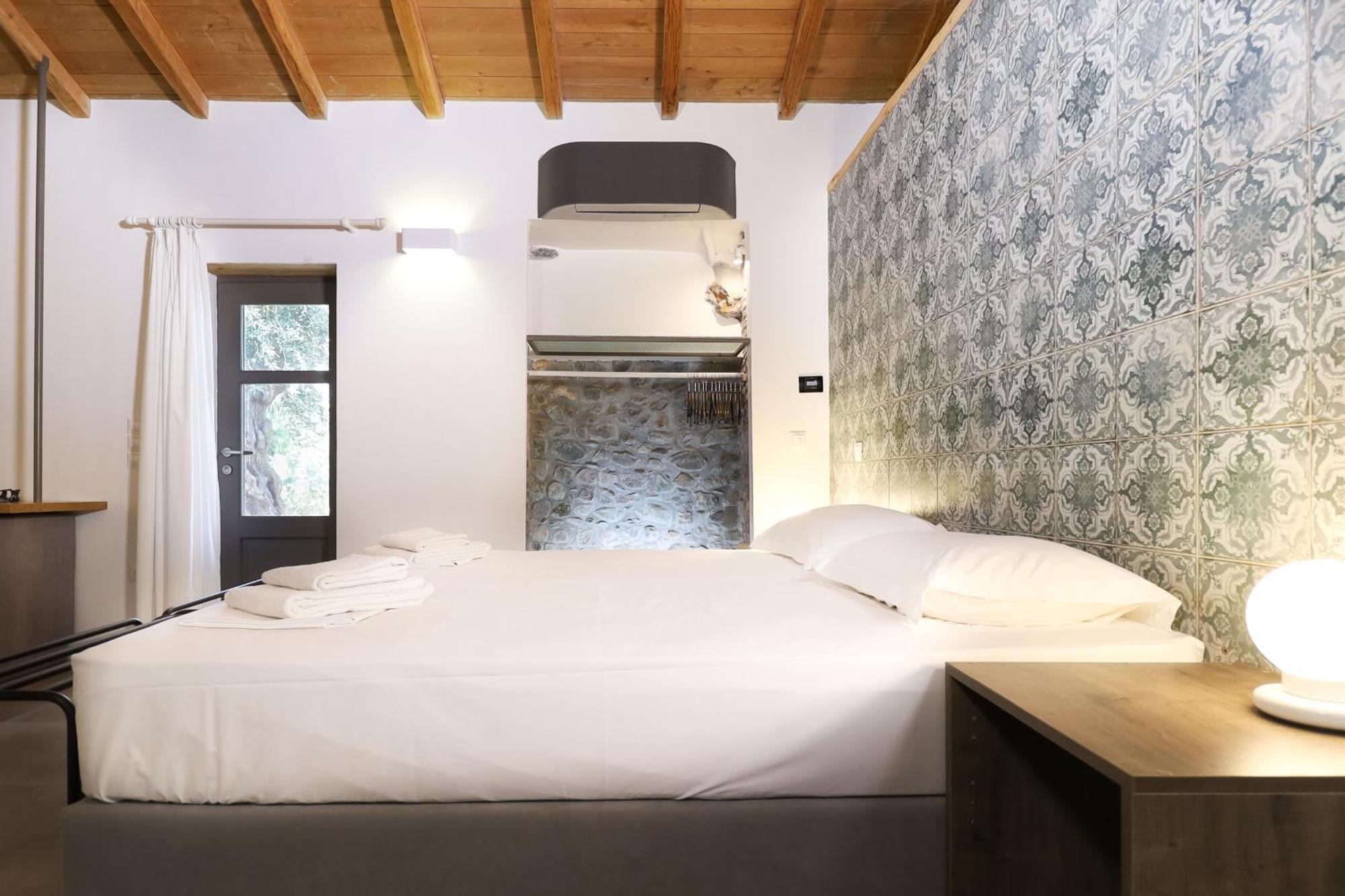 Just Barrett Villa Ровиес Екстериор снимка